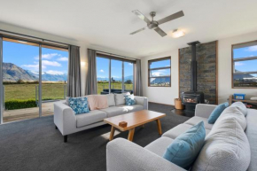 Infinity Views - Modern Wanaka Holiday Home, Wanaka